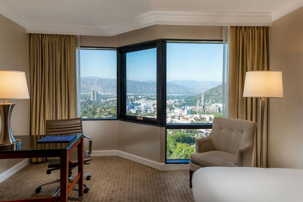Hilton Angeles-universal