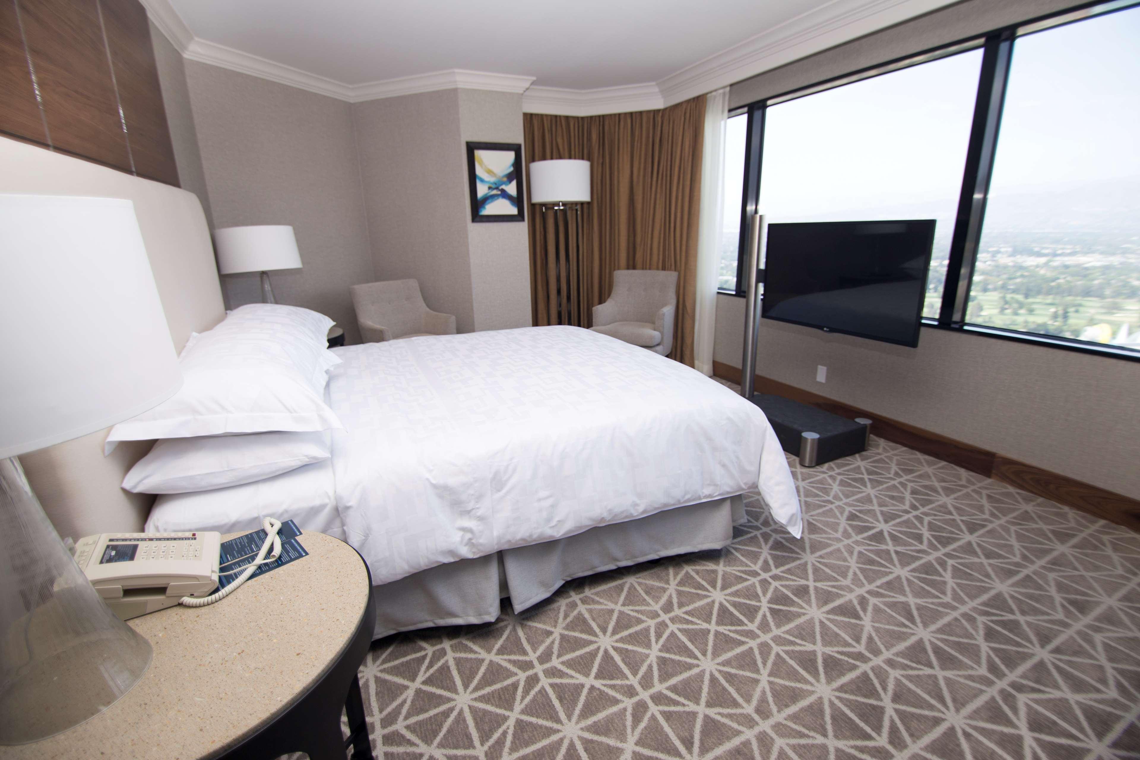 Hilton Angeles-universal Hotel