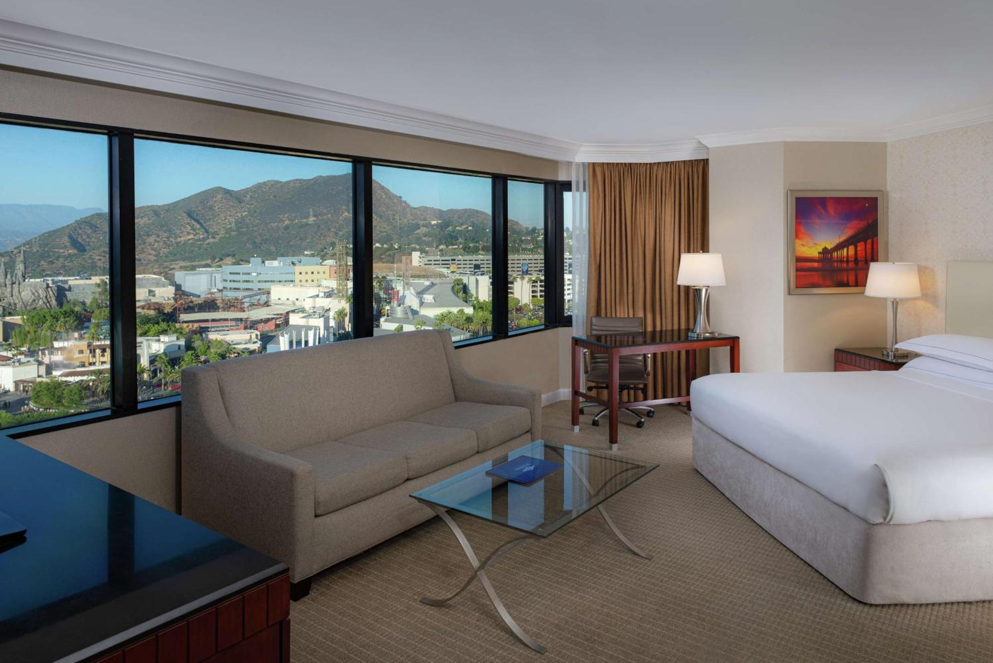 Hilton Angeles-universal